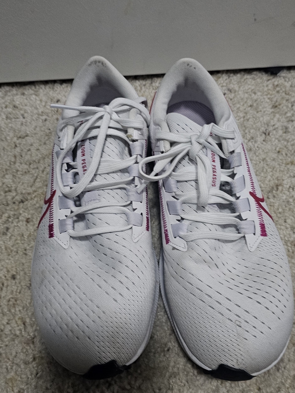 Nike White Athletic Running Shoes with Pink Swoosh - Picture 2 of 3